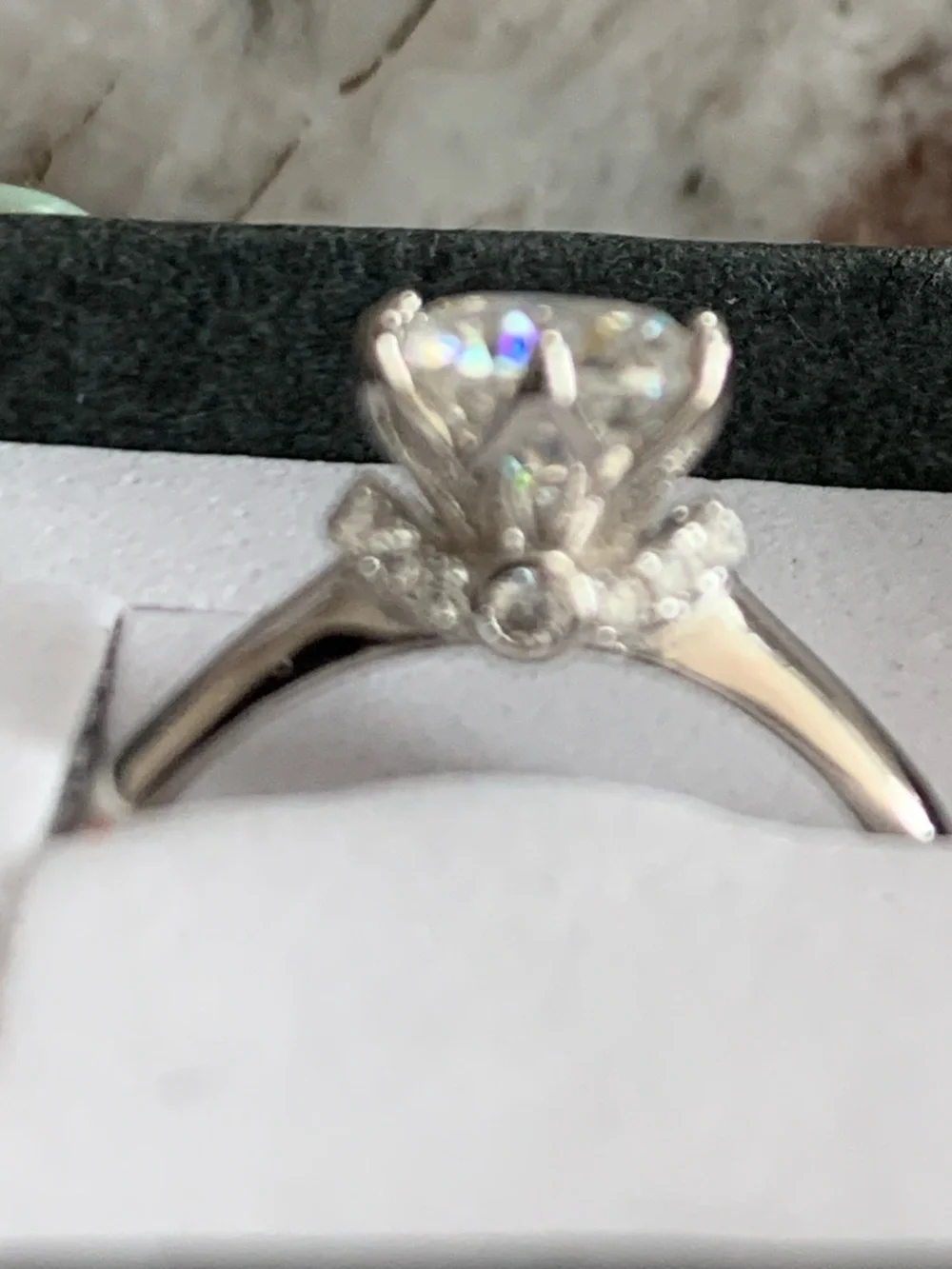 Gorgeous 1 ct moissanite diamond w/ beautiful accents 925 silver size 6 NEW $299